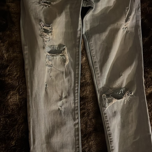 Low Rise Cropped Jeans - Picture 3 of 12